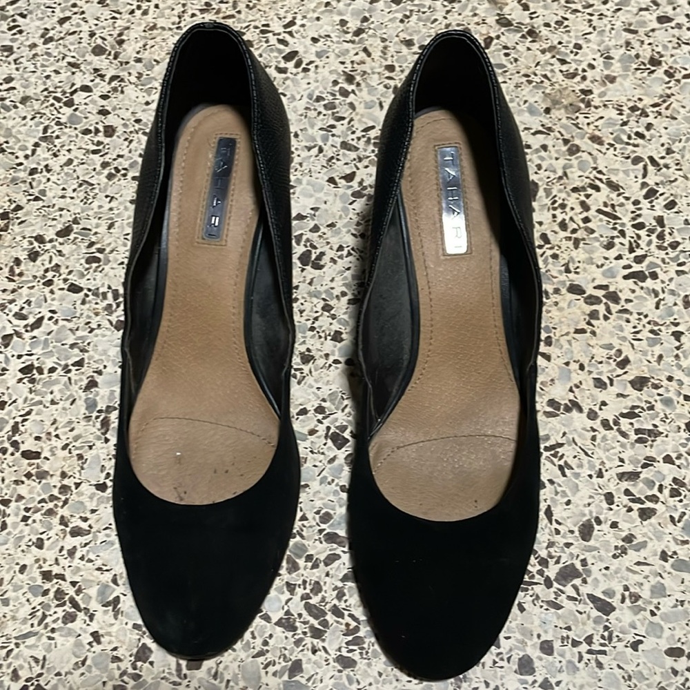 Black wedges very pretty